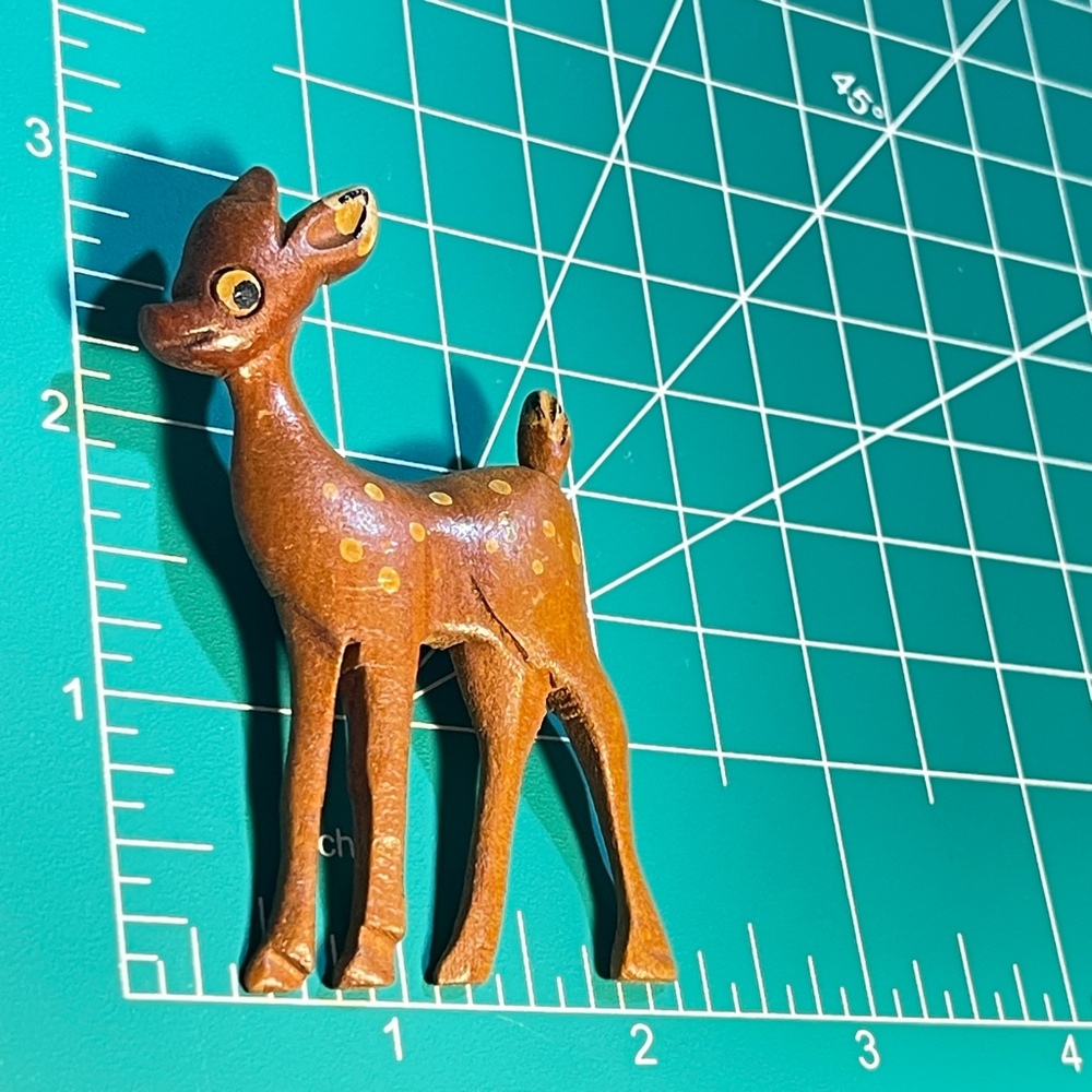 VTG 40s Hand Carved Brown Wooden Fawn Brooch 3”Lx2.5”W